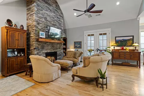 962 Windover Dr, Brevard, NC 28712 photo 5