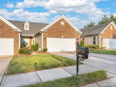 555 Turquoise Way, Fort Mill, SC 29708 photo 2