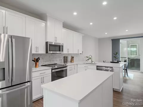3709 S Tryon St, Charlotte, NC 28217