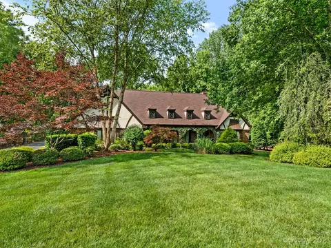 4410 Forest Hills Dr, Charlotte, NC 28226