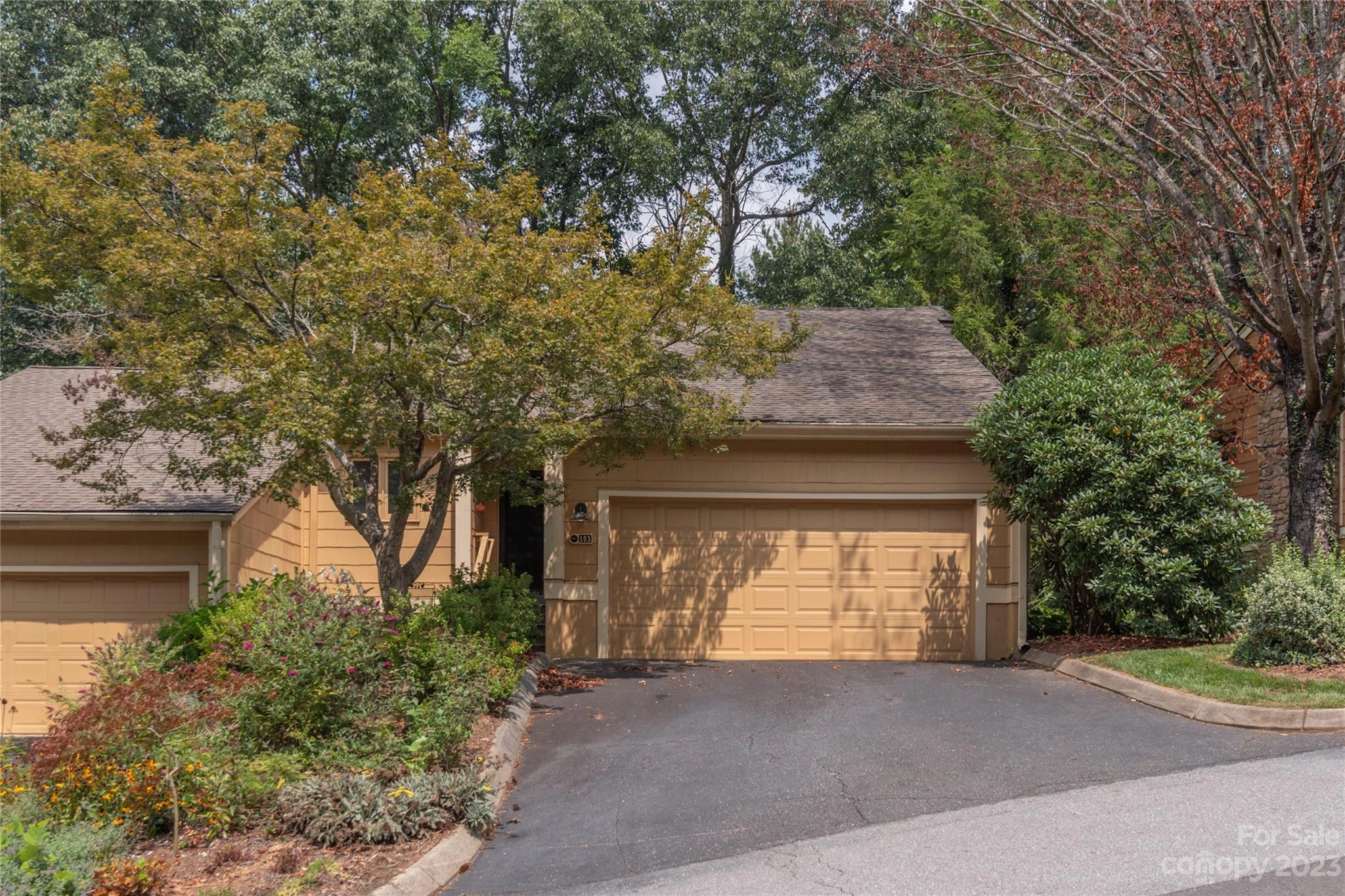 103 Beaver Ridge 103 Dr Unit 103  