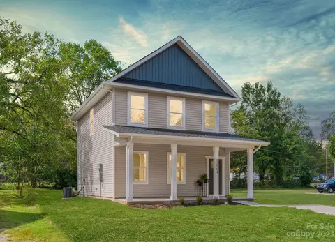 1216 4th St, Statesville, NC 28677