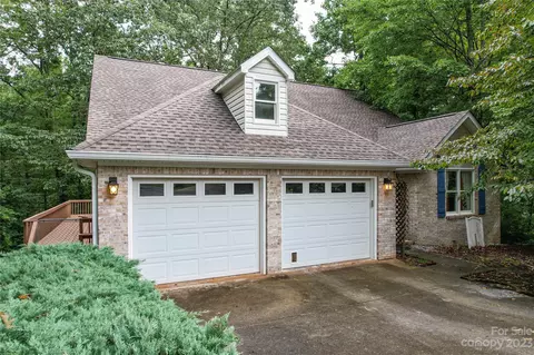 113 Laura Trce, Hendersonville, NC 28792