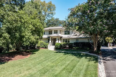 2220 Ferncliff Rd, Charlotte, NC 28211