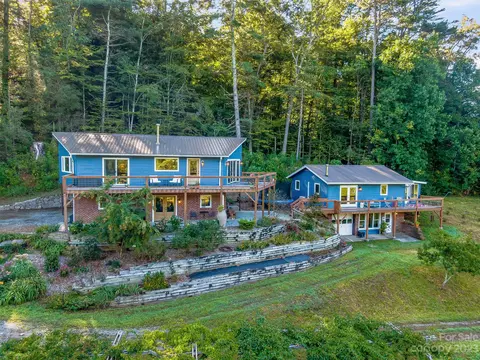 280 Scarlet Oaks Dr, Etowah, NC 28729