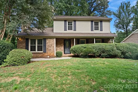 707 Tadlock Pl, Matthews, NC 28105