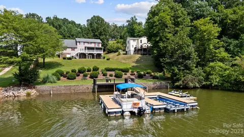982 Plantation Dr, Marion, NC 28752