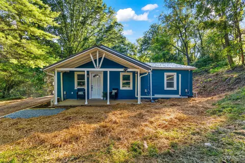 122 Liberty Dr, Canton, NC 28716