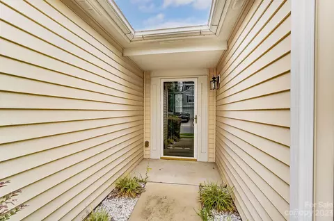 697 Shellbark Dr, Concord, NC 28025 photo 4