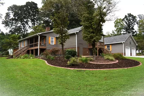 105 Harrison Ln, Gastonia, NC 28056