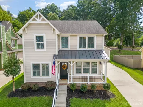 8236 Dumphries Dr, Huntersville, NC 28078