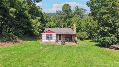 28 Blue Ridge Development Rd, Fairview, NC 28730