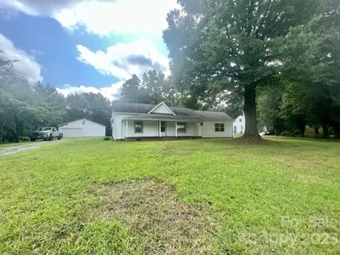 251 S Trade St, Matthews, NC 28105