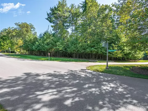 180 Valley Springs Rd, Asheville, NC 28803