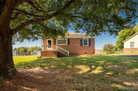 1620 Hawfield Rd, Charlotte, NC 28214