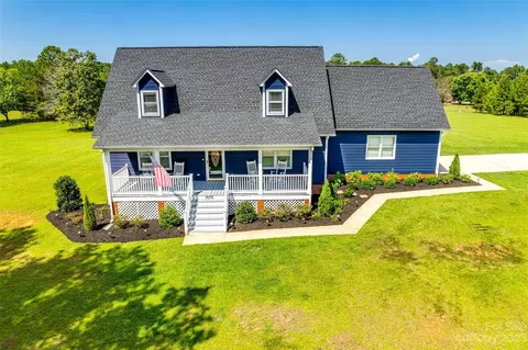 3076 Crestview Ln, Lancaster, SC 29720