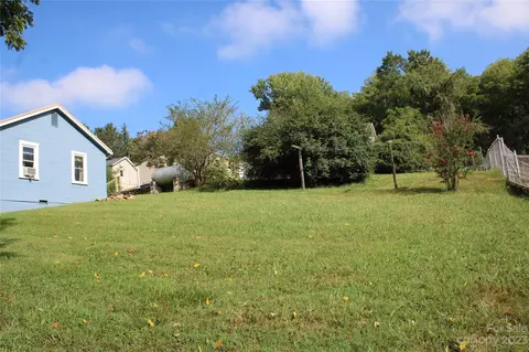 137 Winfield St, Canton, NC 28716 photo 5