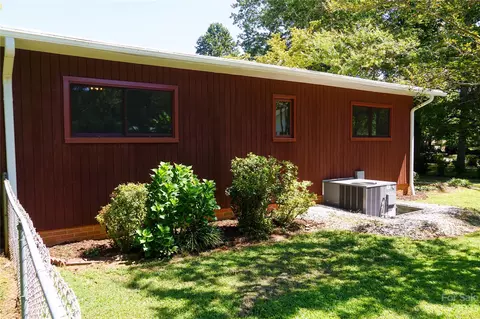 105 Simms St, Columbus, NC 28722 photo 35