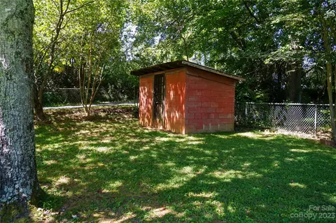 105 Simms St, Columbus, NC 28722 photo 38