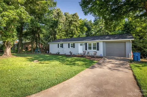 109 Lions Hill St, Morganton, NC 28655