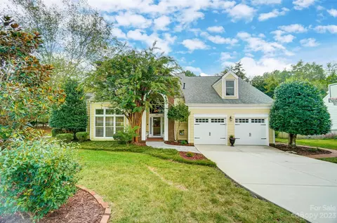 3301 Silver Pond Ct, Charlotte, NC 28210