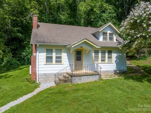 910 Bent Rd, Spruce Pine, NC 28777 photo 2