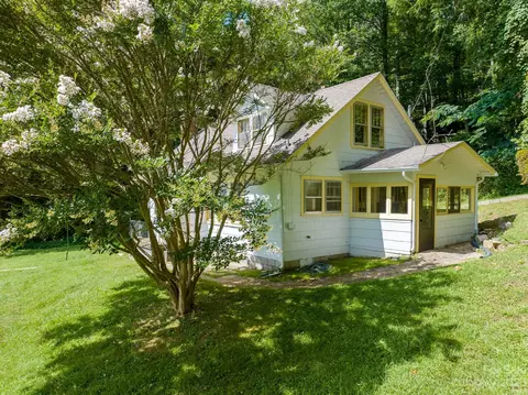 910 Bent Rd, Spruce Pine, NC 28777 photo 5