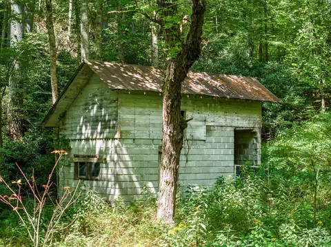 910 Bent Rd, Spruce Pine, NC 28777 photo 25