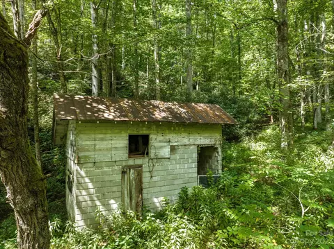 910 Bent Rd, Spruce Pine, NC 28777 photo 26