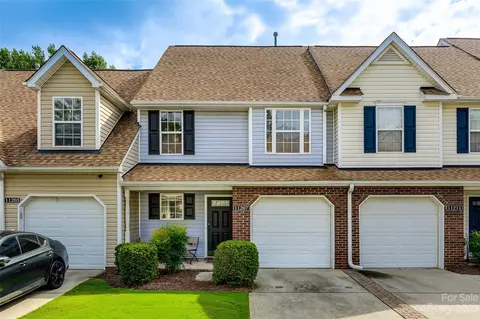 11207 Blake Port Ct, Charlotte, NC 28270