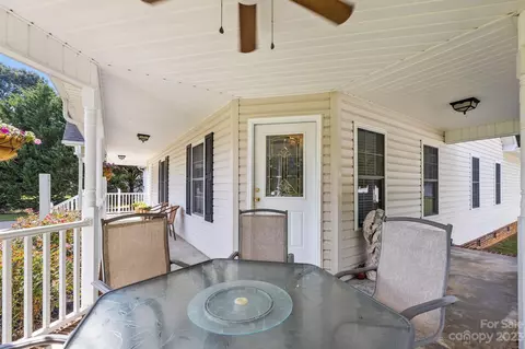 700 Pinehaven Cir, Clover, SC 29710 photo 8