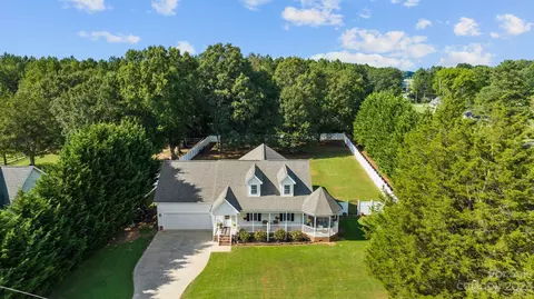 700 Pinehaven Cir, Clover, SC 29710 photo 2