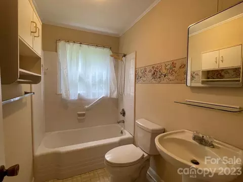 301 Spring St, Troy, NC 27371 photo 4
