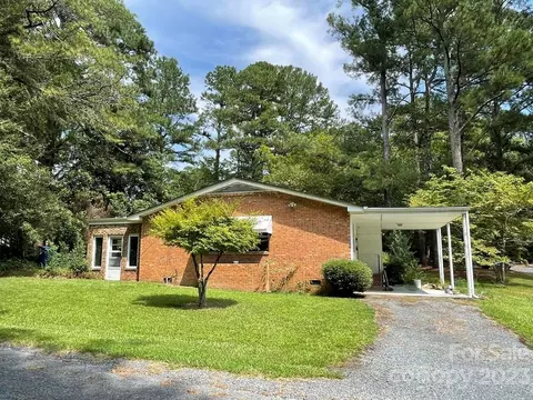301 Spring St, Troy, NC 27371