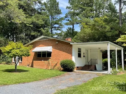 301 Spring St, Troy, NC 27371 photo 10