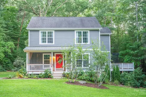 15 Mary Jane Ln, Swannanoa, NC 28778