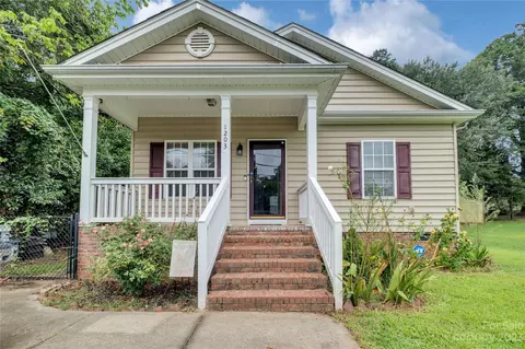 1203 Catawba St, Belmont, NC 28012