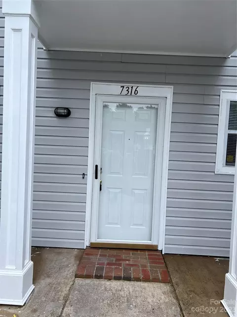 7316 Meadow Glen Dr, Mint Hill, NC 28227