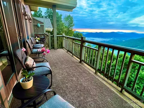 81 Stoney Falls C2 Loop #C/2, Burnsville, NC 28714