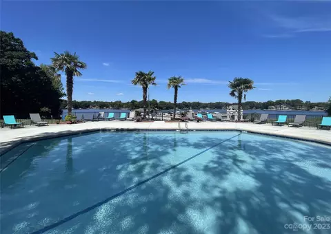 2121 Regatta Ln #205, Denver, NC 28037