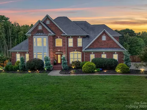 1076 Kite Ct, Matthews, NC 28104