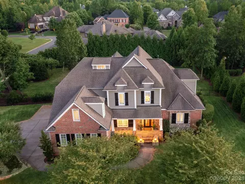 8018 Wicklow Hall Dr, Weddington, NC 28104