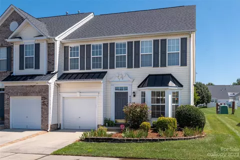 6209 Harrisburg Plaza Dr, Harrisburg, NC 28075