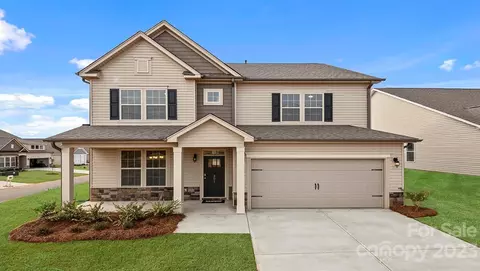 293 Fox Cove Rd, Hendersonville, NC 28792