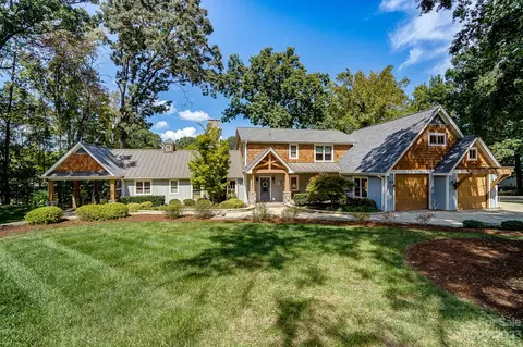 6886 Montgomery Rd, Lake Wylie, SC 29710