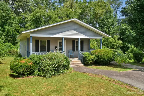 24 Wilson Creek Dr, Asheville, NC 28803