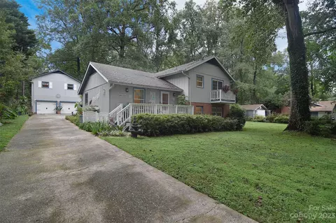 10121 Mountain Apple Dr, Mint Hill, NC 28227