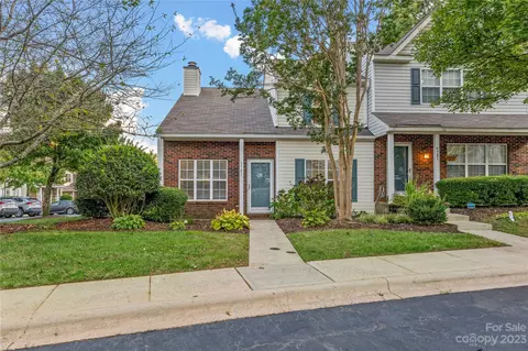5701 Cougar Ln, Charlotte, NC 28269