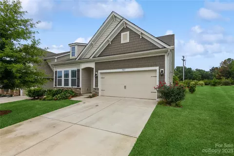 7063 Chrysanthemum Rd, Lancaster, SC 29720