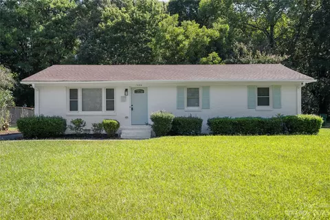 1424 Echo Glen Rd, Charlotte, NC 28213